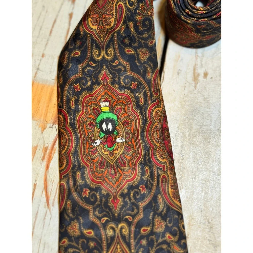 Vintage 1993 Looney Tunes Characters Mania Paisley Print 100% Silk Made in Korea